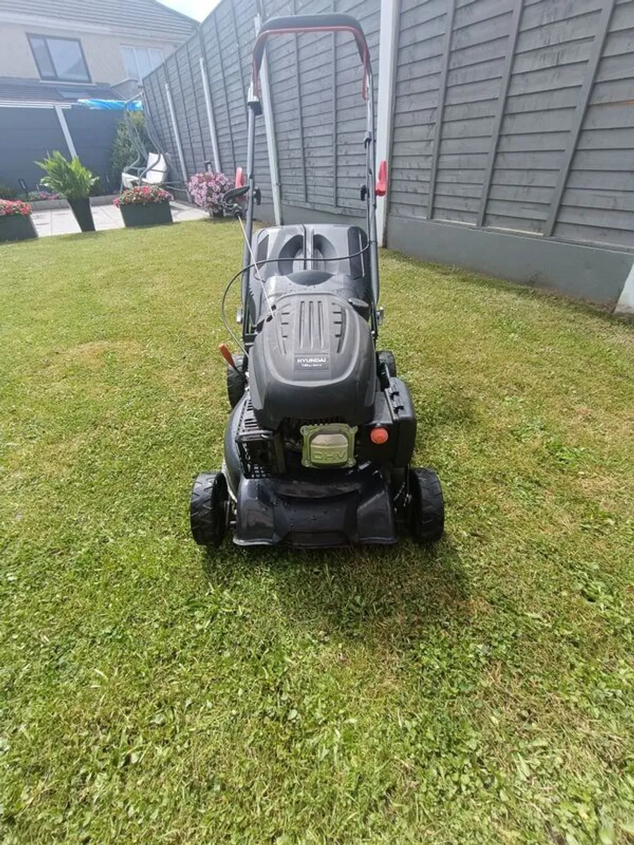 Hyundai petrol lawn mower 139cc - Image 3