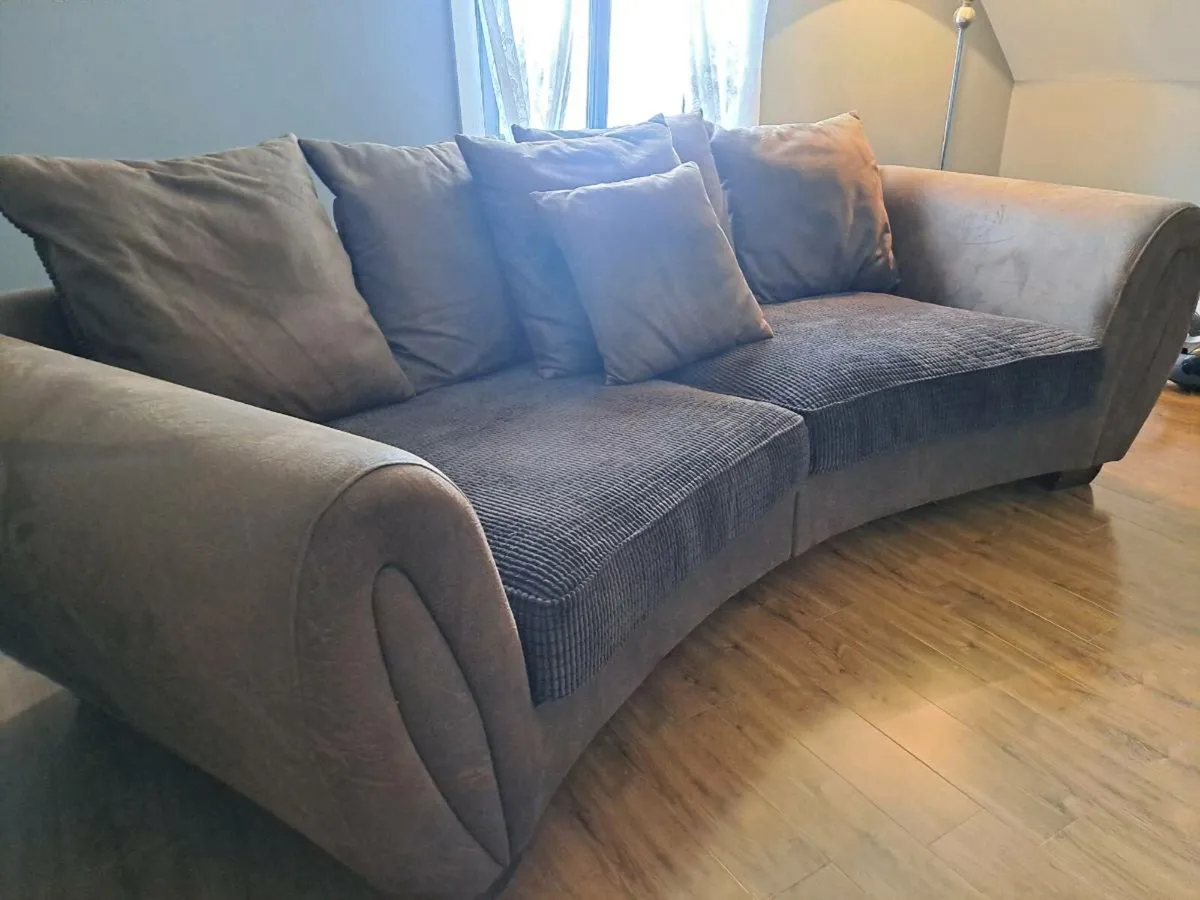 Couch - Image 4