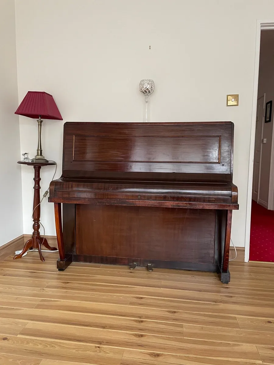 Piano - Image 1