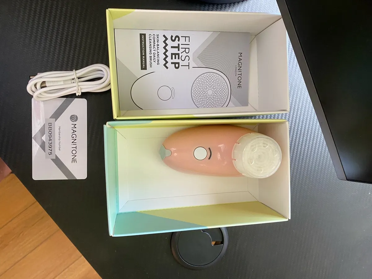 Magn!tone Cleansing Brush - Image 3