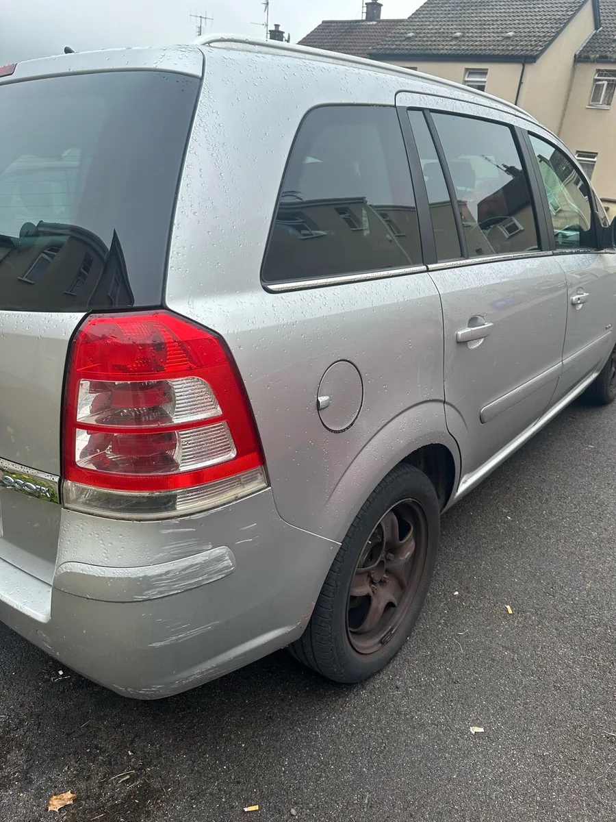 Opel zafira 2011 - Image 4