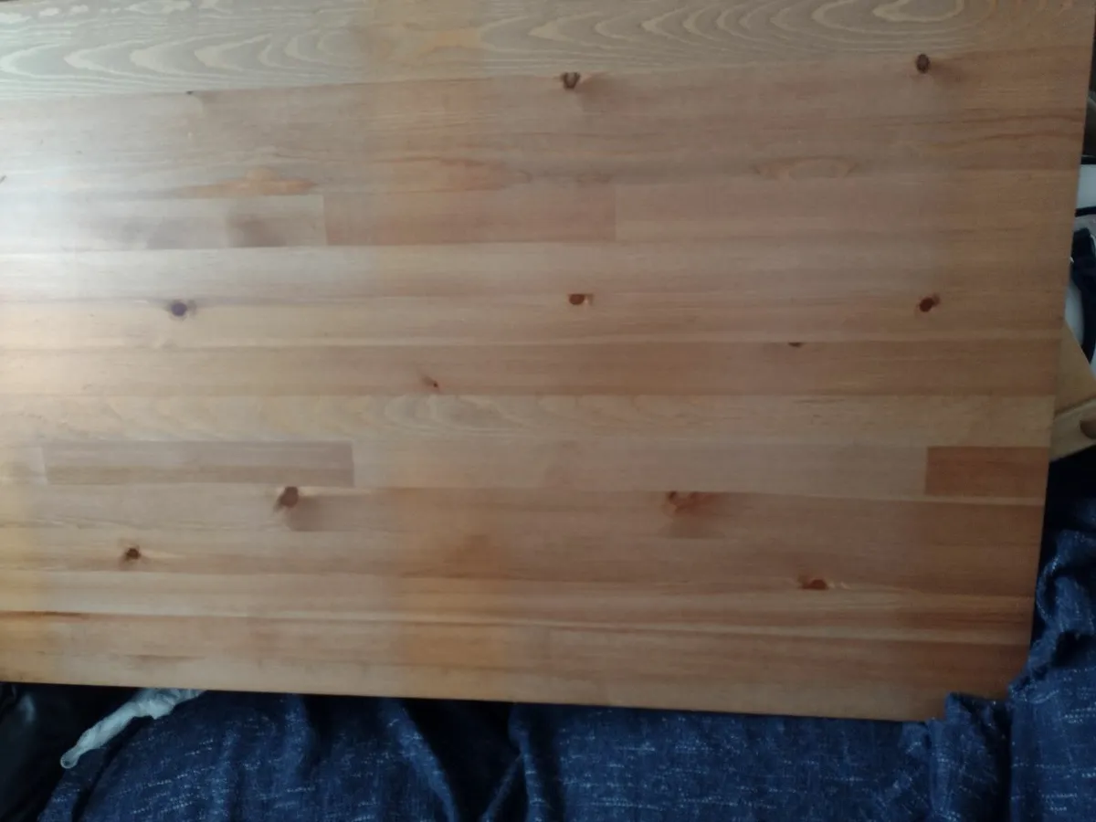 Barely used pine kitchen table - Image 3