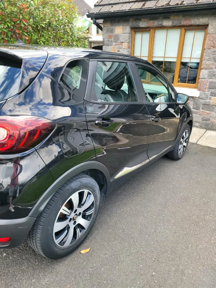 191 Renault Captur - Image 3