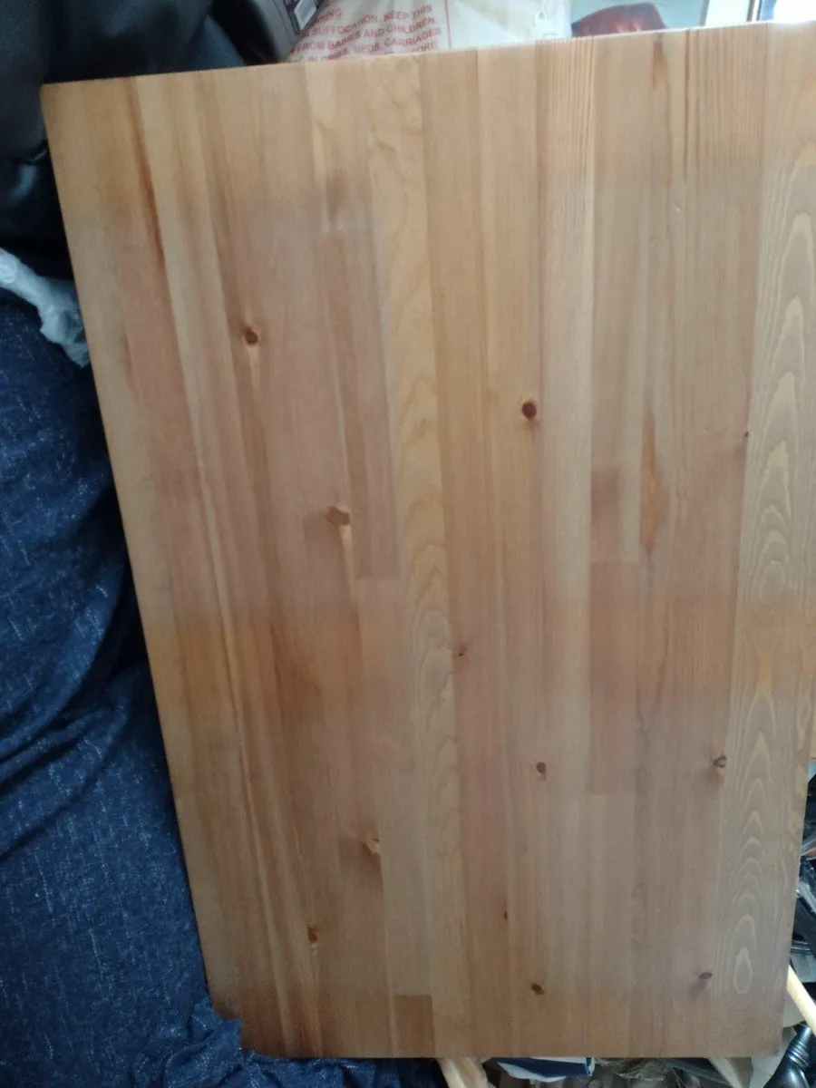 Barely used pine kitchen table - Image 2