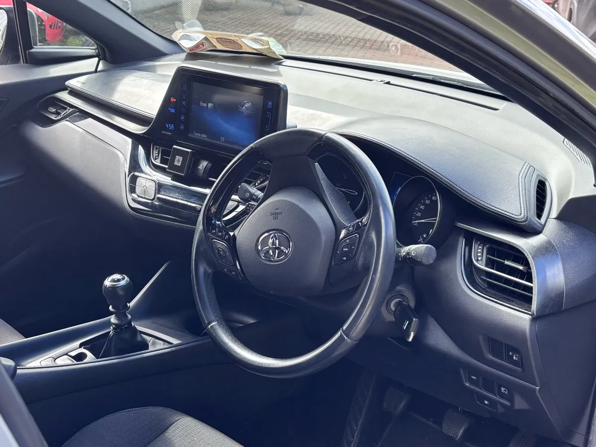 Car - Image 4