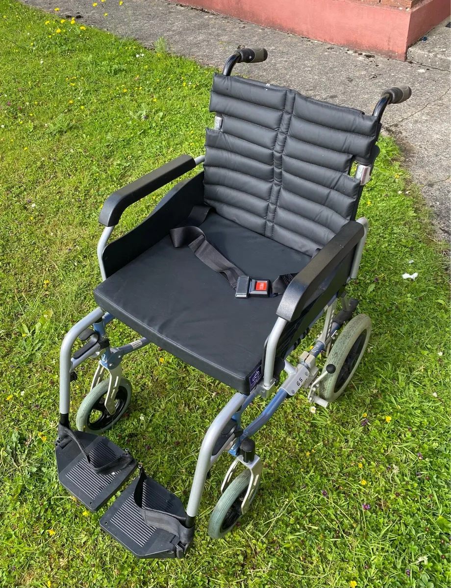 Excel G-5 Lightweight Self-Propelled Wheelchair - Image 2