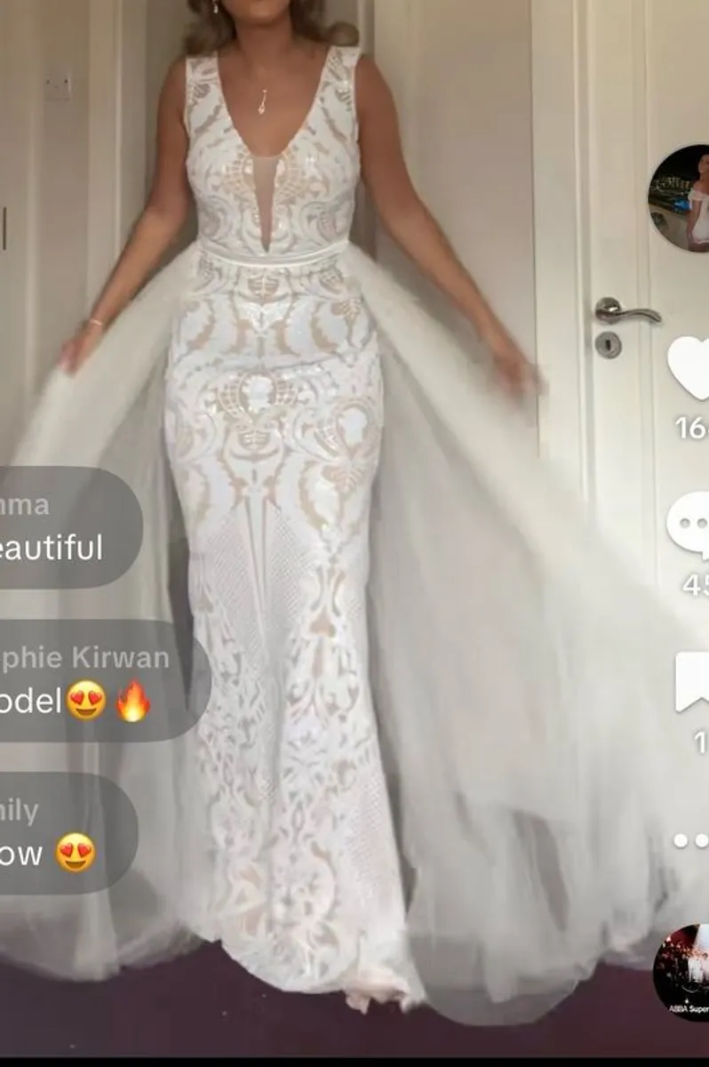 Debs - Image 2