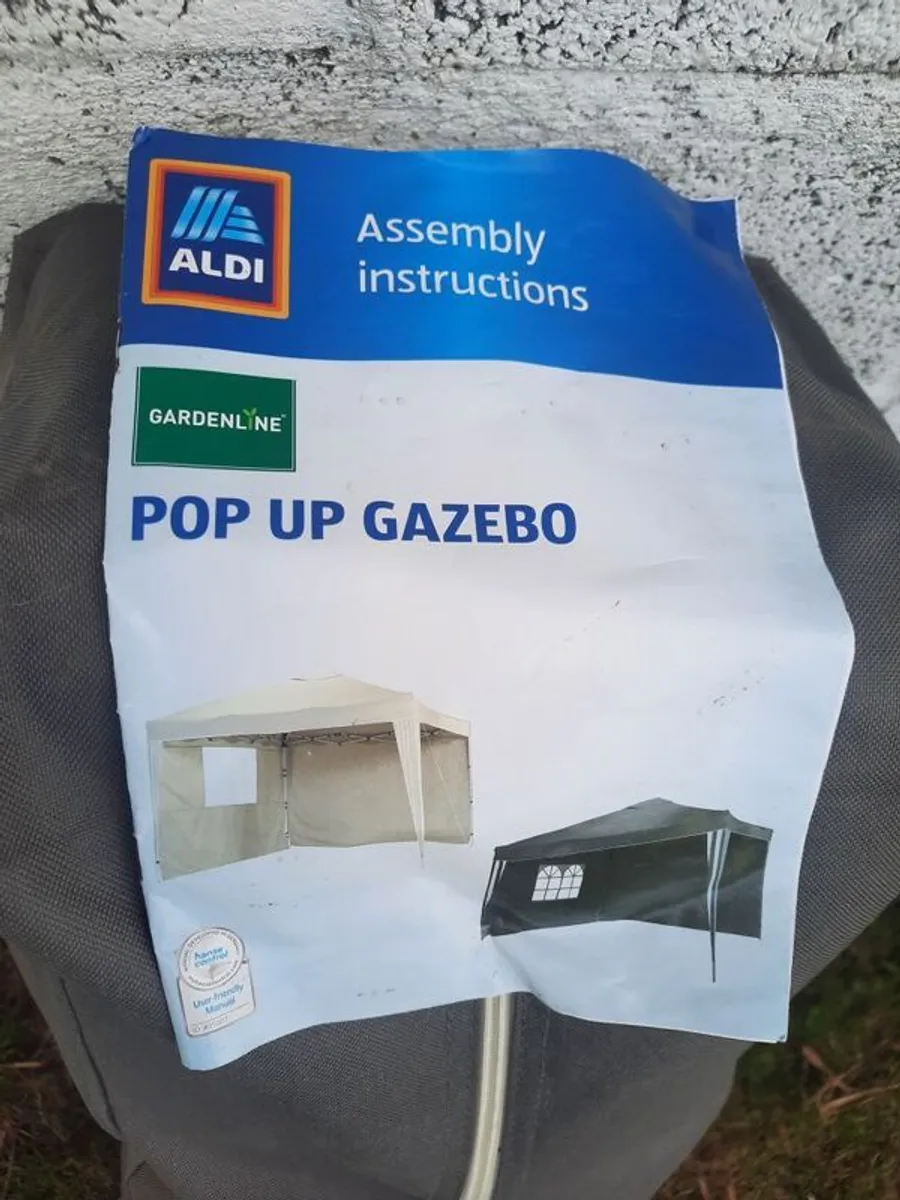 Pop up gazebo + side panels - Image 1