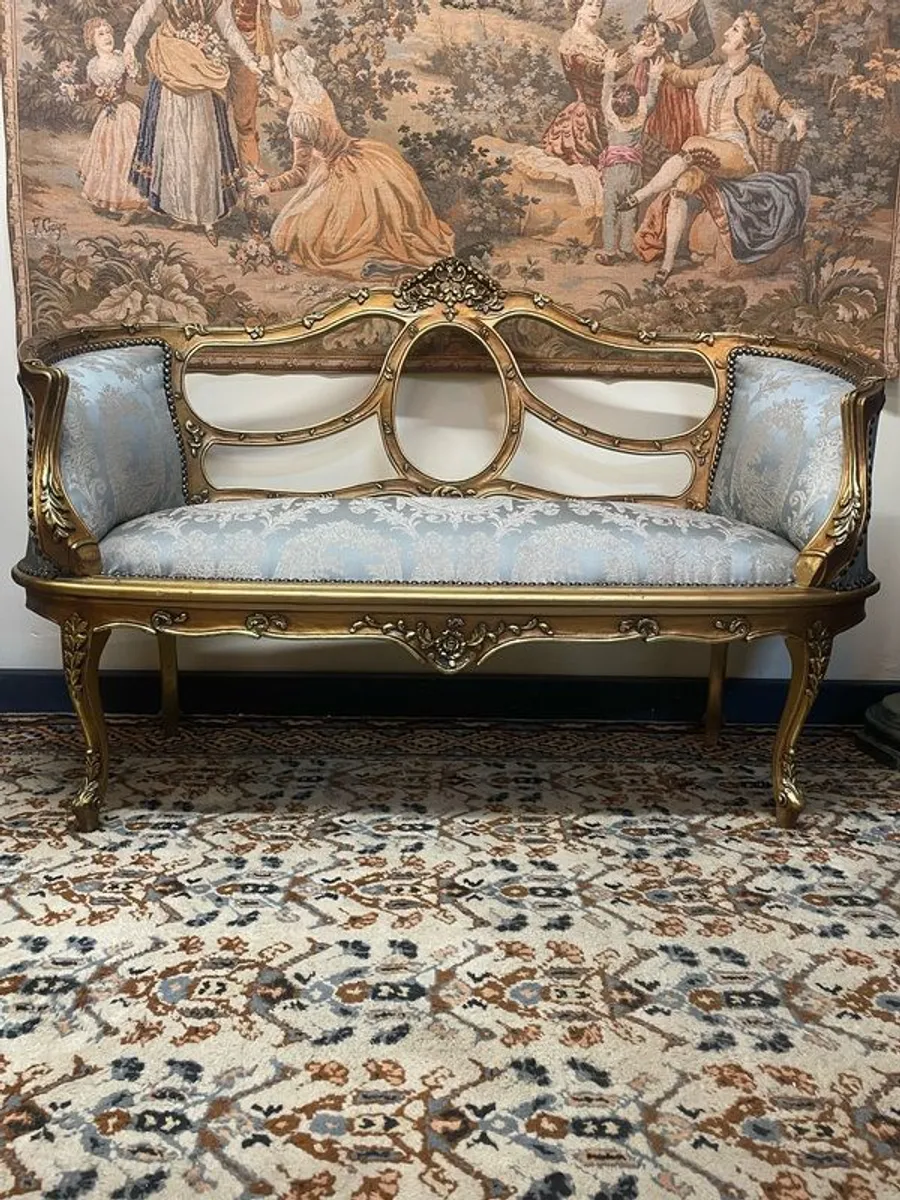 Gorgeous French Gilt Wood Settee. - Image 1