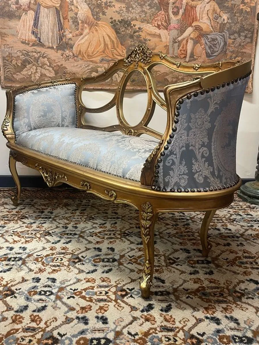 Gorgeous French Gilt Wood Settee. - Image 2