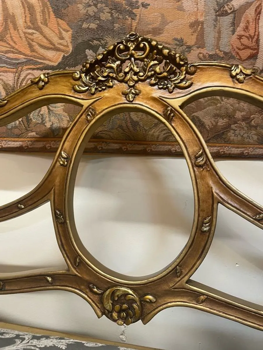 Gorgeous French Gilt Wood Settee. - Image 3