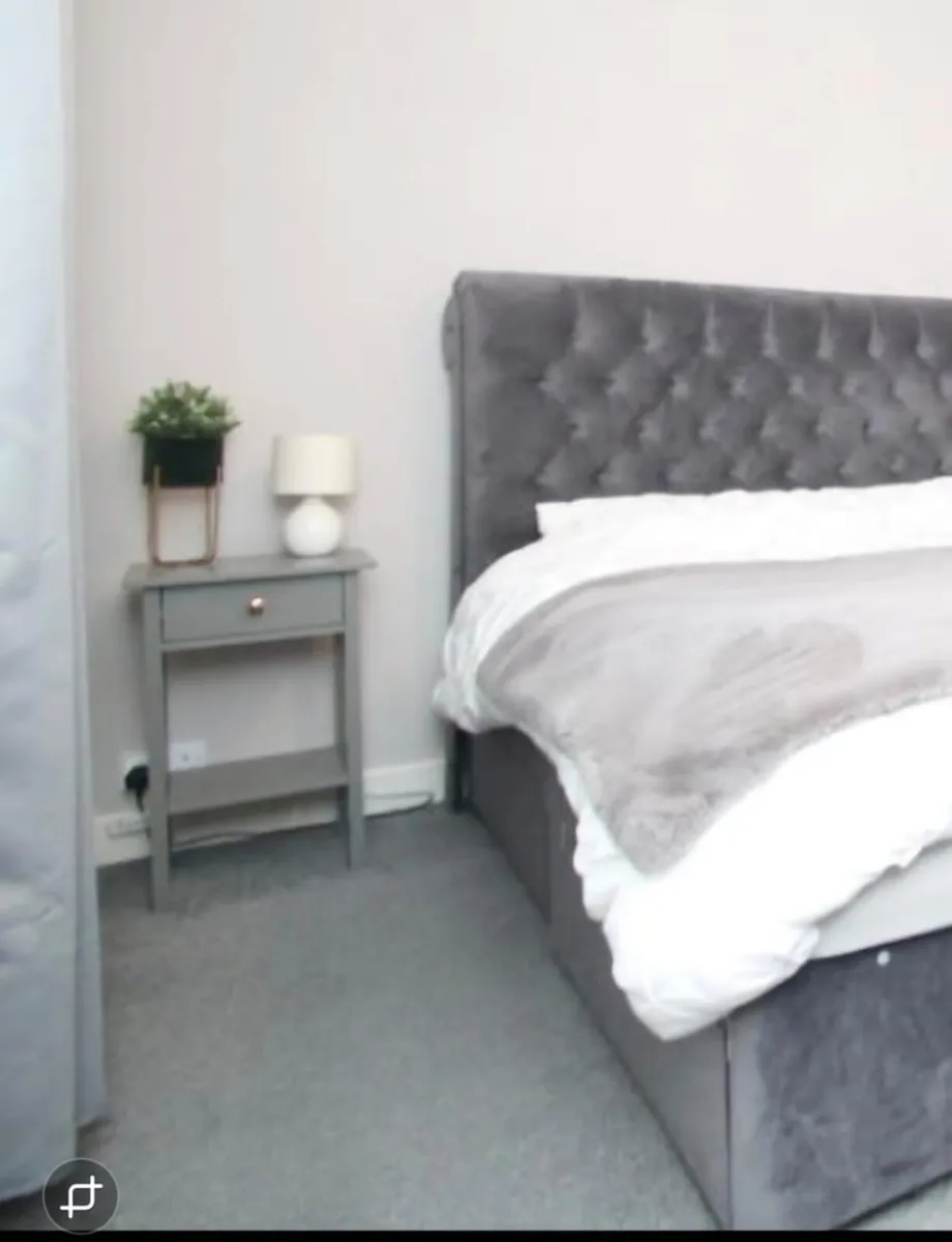 Queen Size Divan Bed - Image 2
