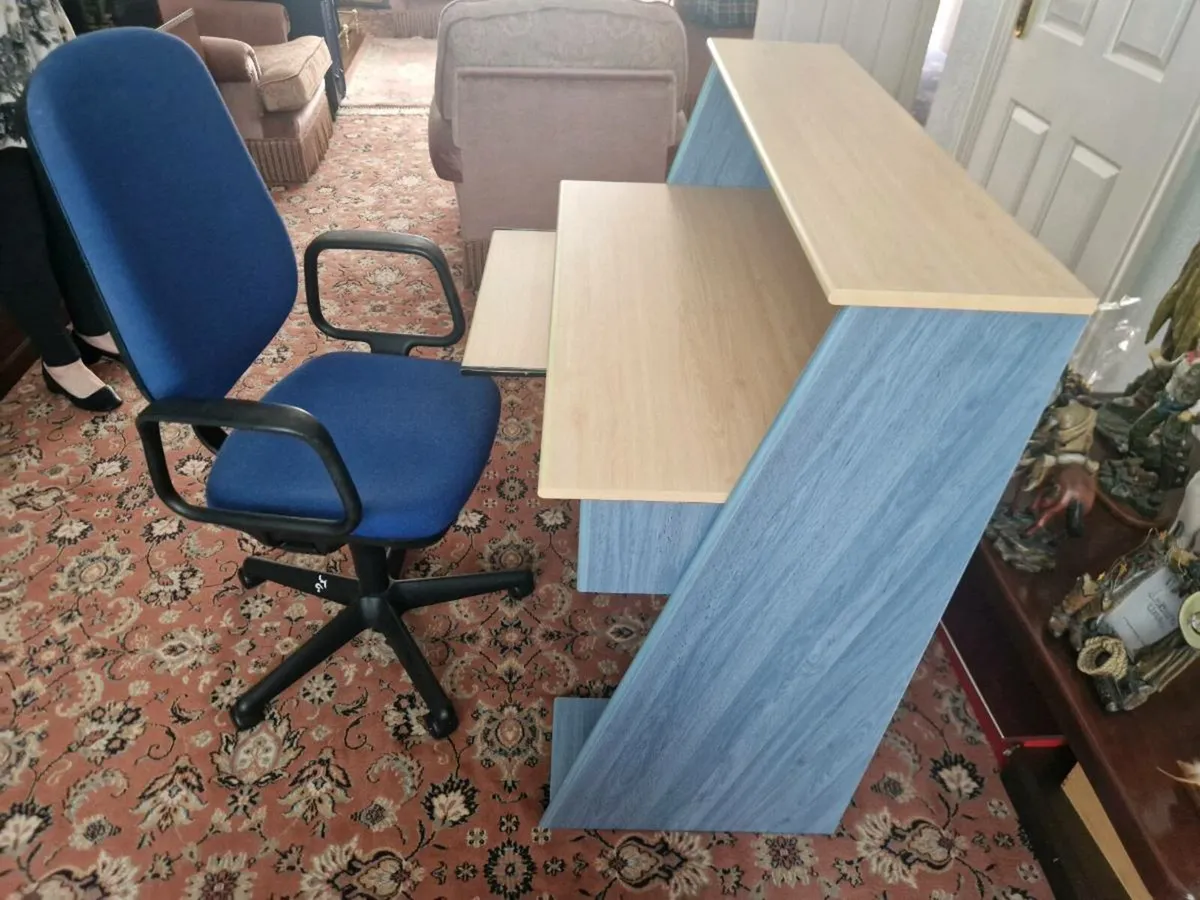 Computer desk and chair - Image 2