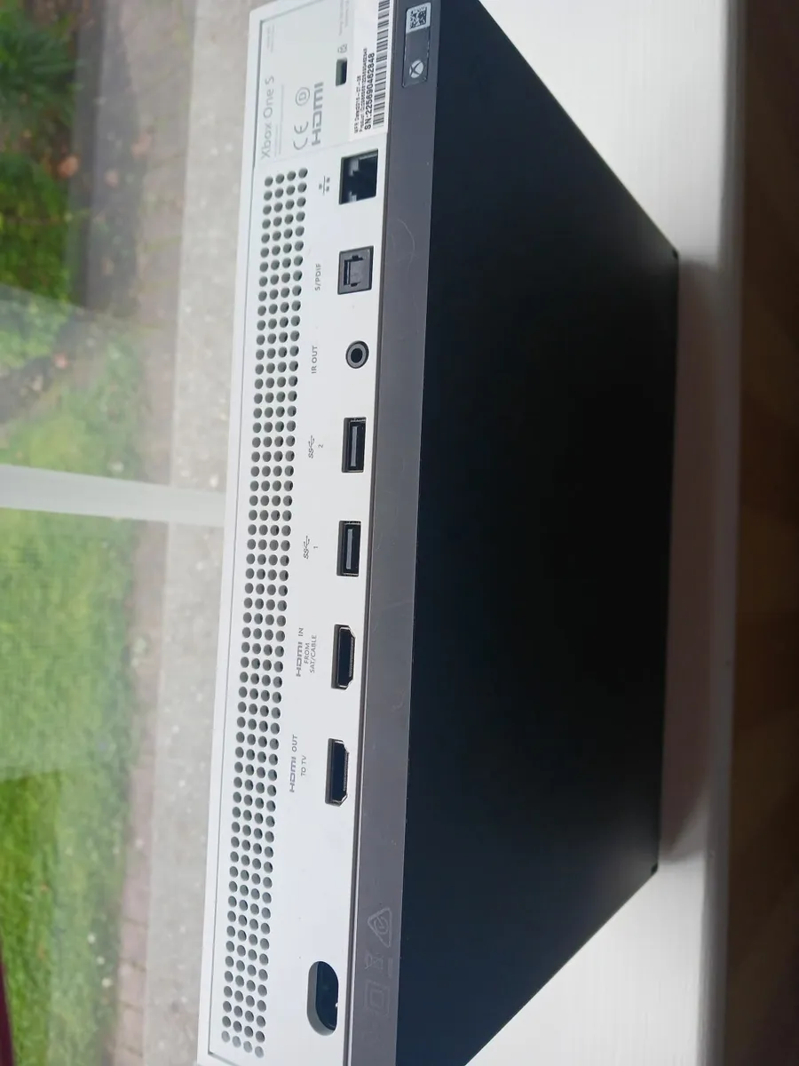 Xbox One S - Image 1