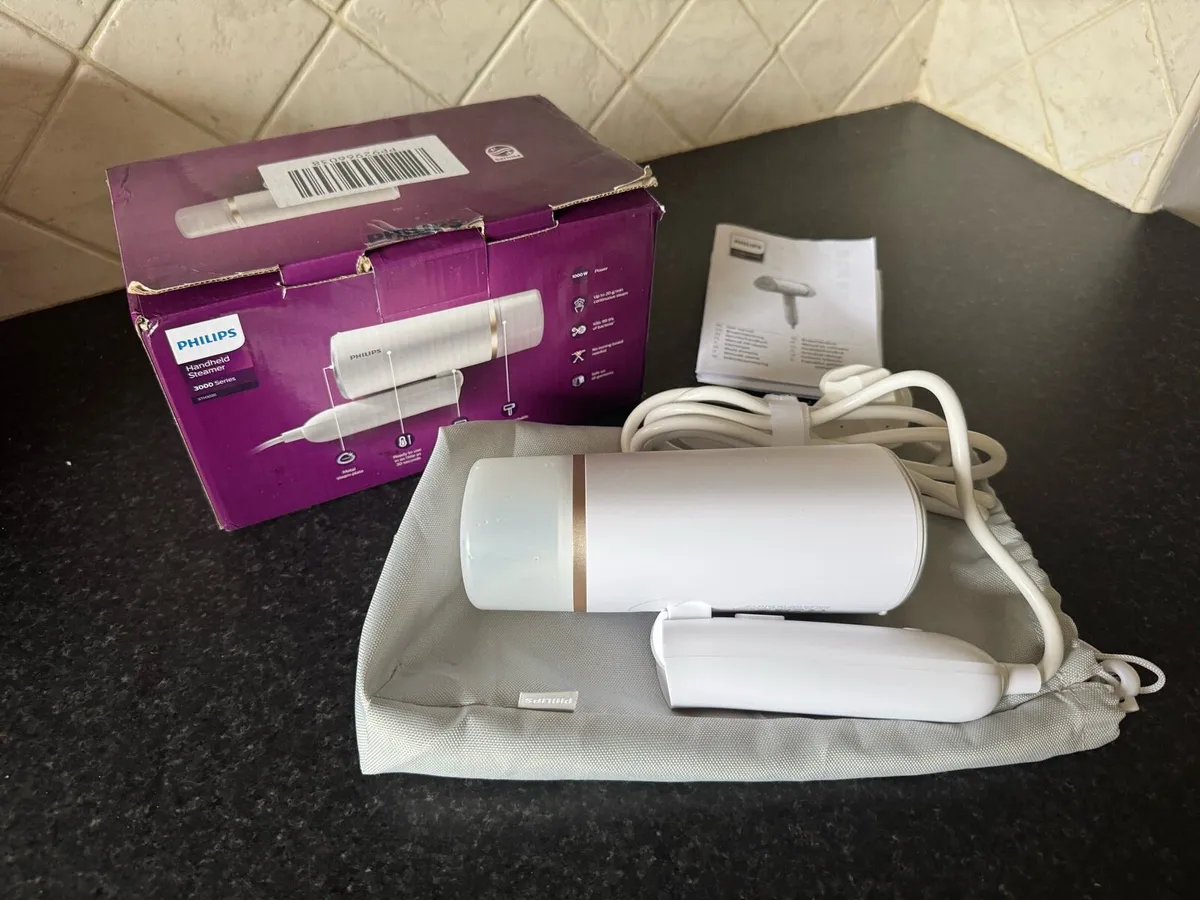 Philips Handheld Clothes Steamer – 3000 Series - Image 1