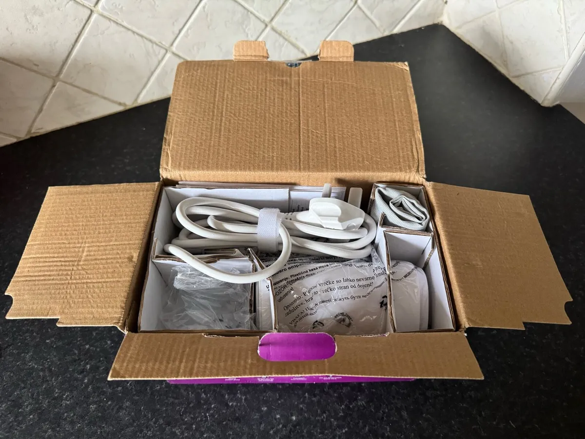 Philips Handheld Clothes Steamer – 3000 Series - Image 4