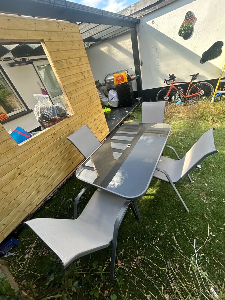Garden table and chairs - Image 3