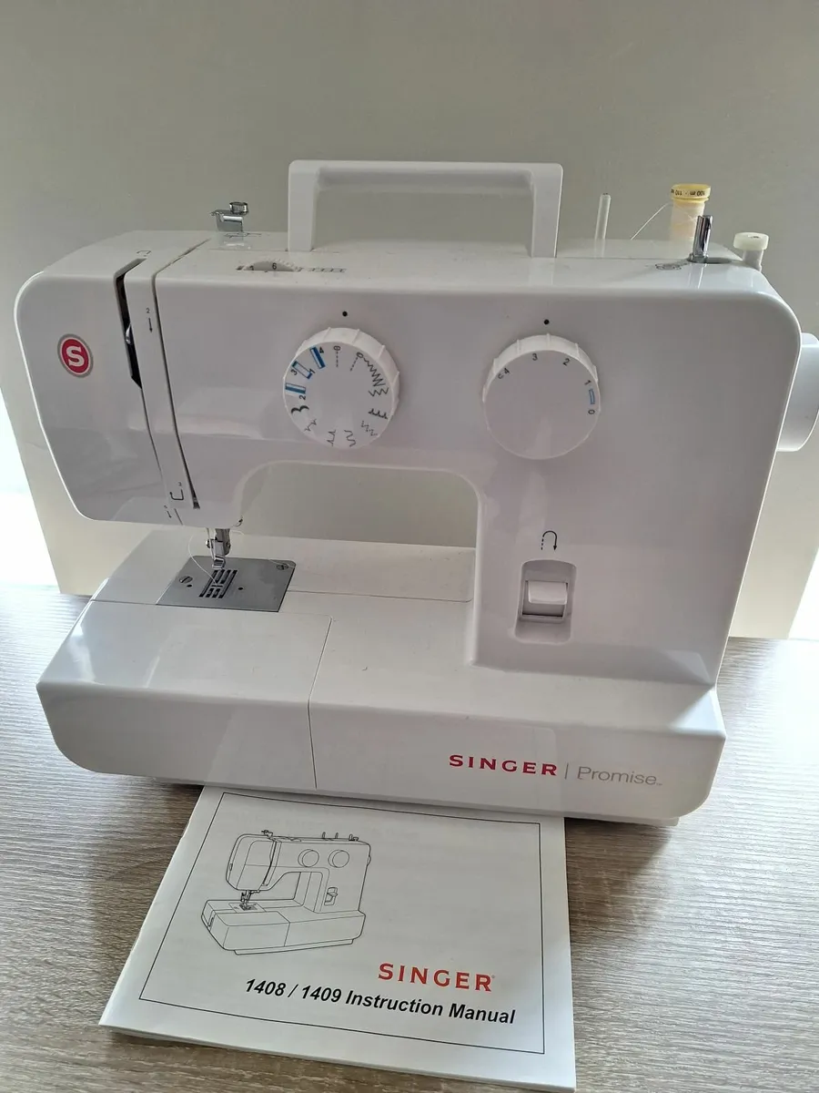 Singer 1408 Sewing Machine As New - Image 1