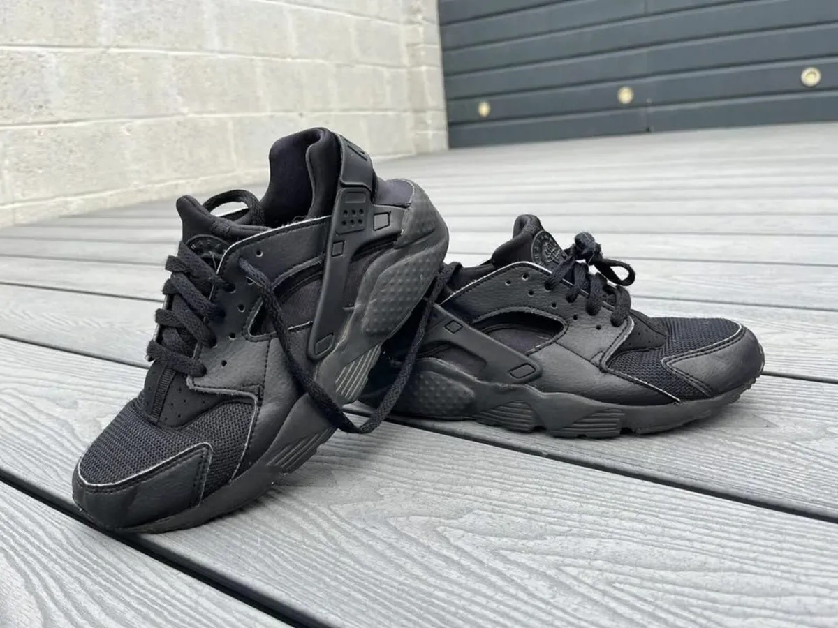 Nike Huarachi Black UK 5.5