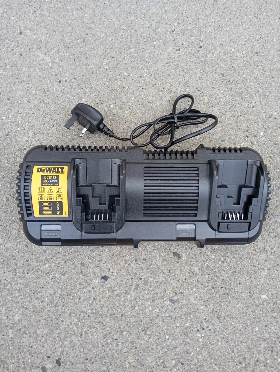 DeWalt Dual Charger