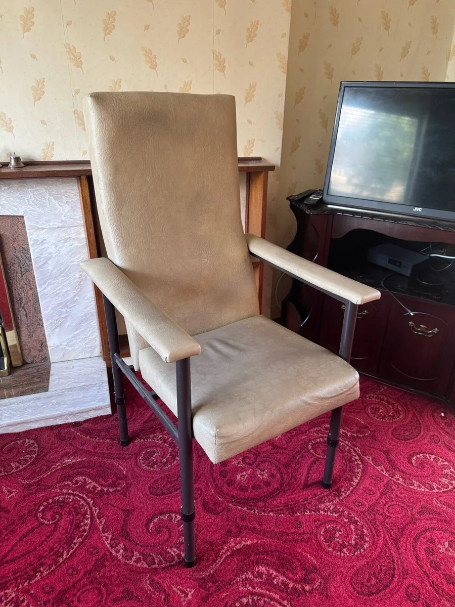 Orthopaedic chair