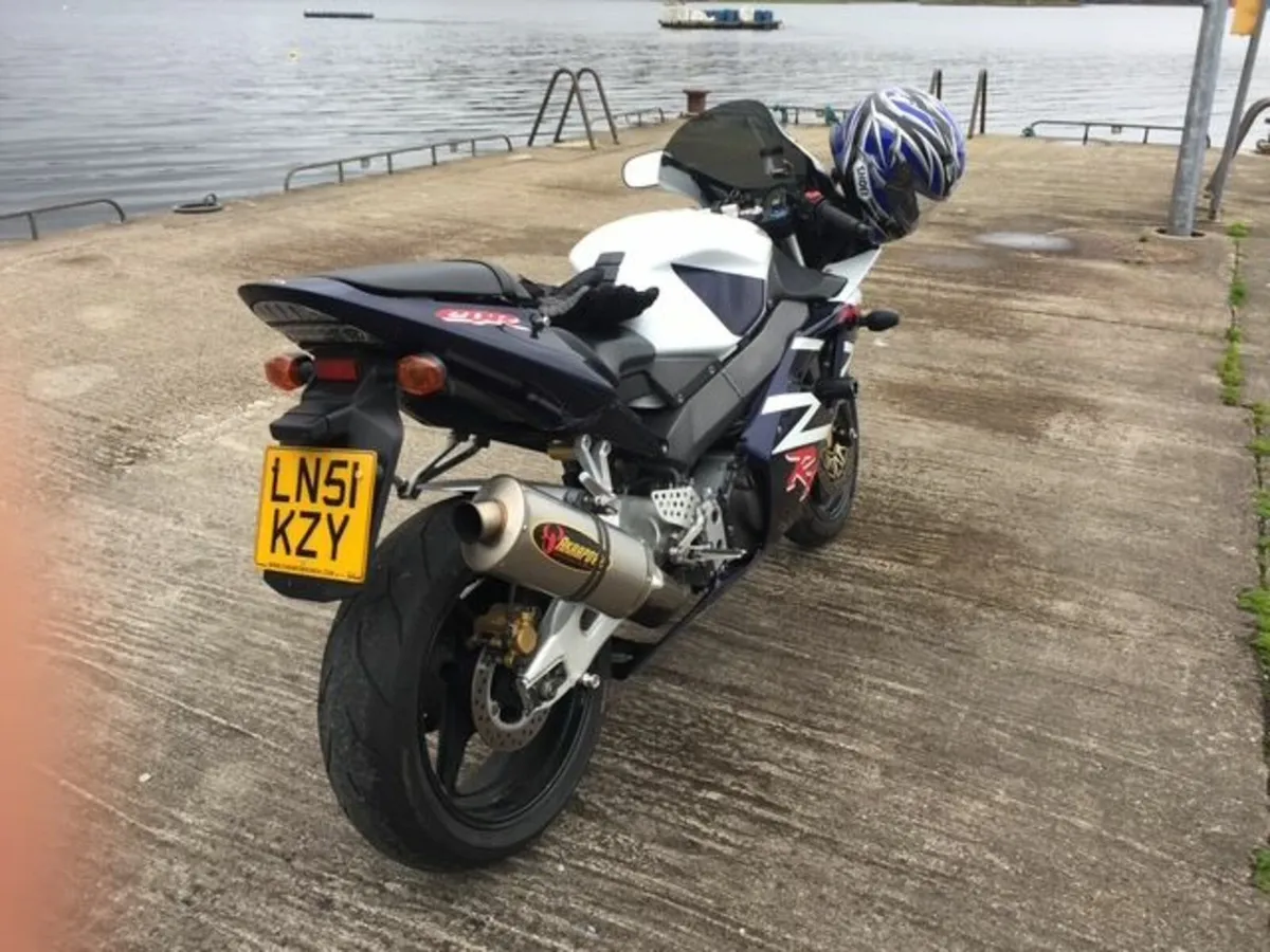 Honda CBR 2002 - Image 1