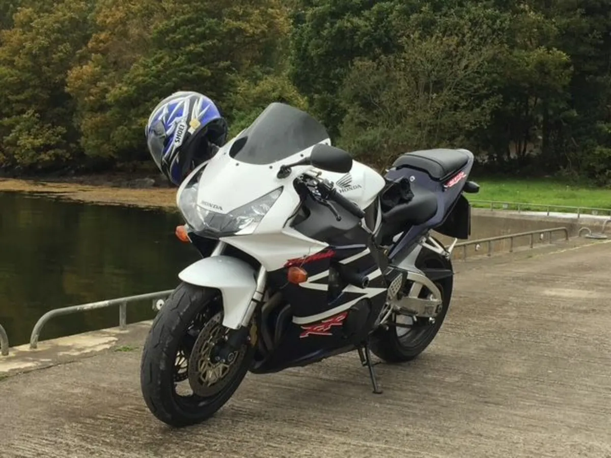 Honda CBR 2002 - Image 2