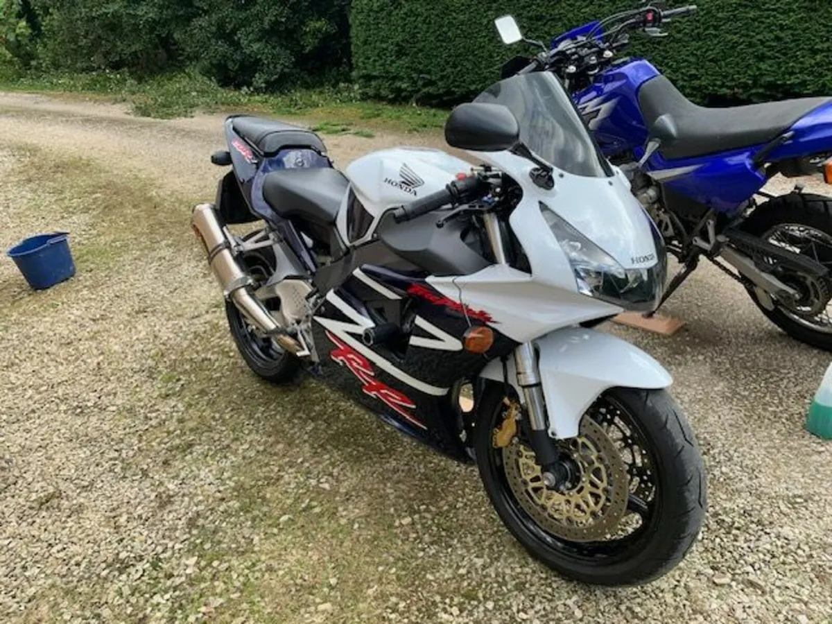 Honda CBR 2002 - Image 3