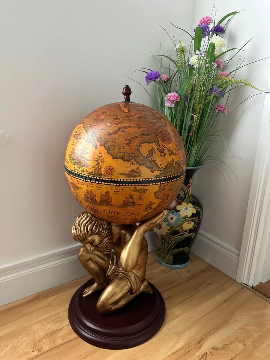 12.5kg Atlas Man Globe Drinks Cabinet - Image 3
