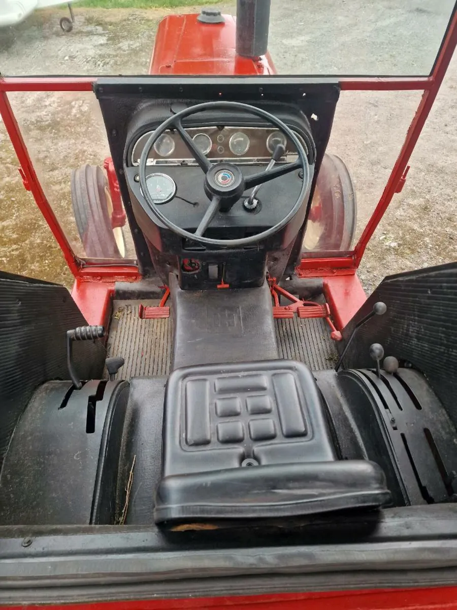 Tractor International 674 - Image 4