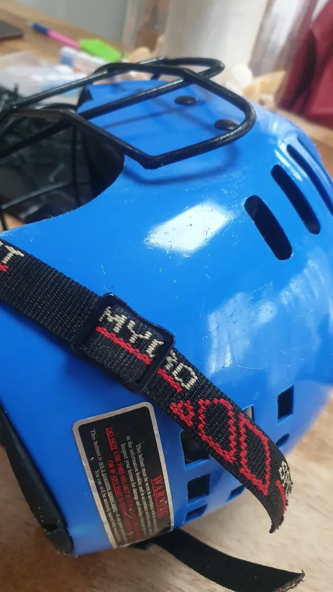 Hurling helmet - Image 4