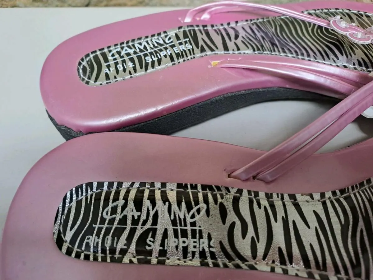 Camino pink slippers size 5 - Image 3