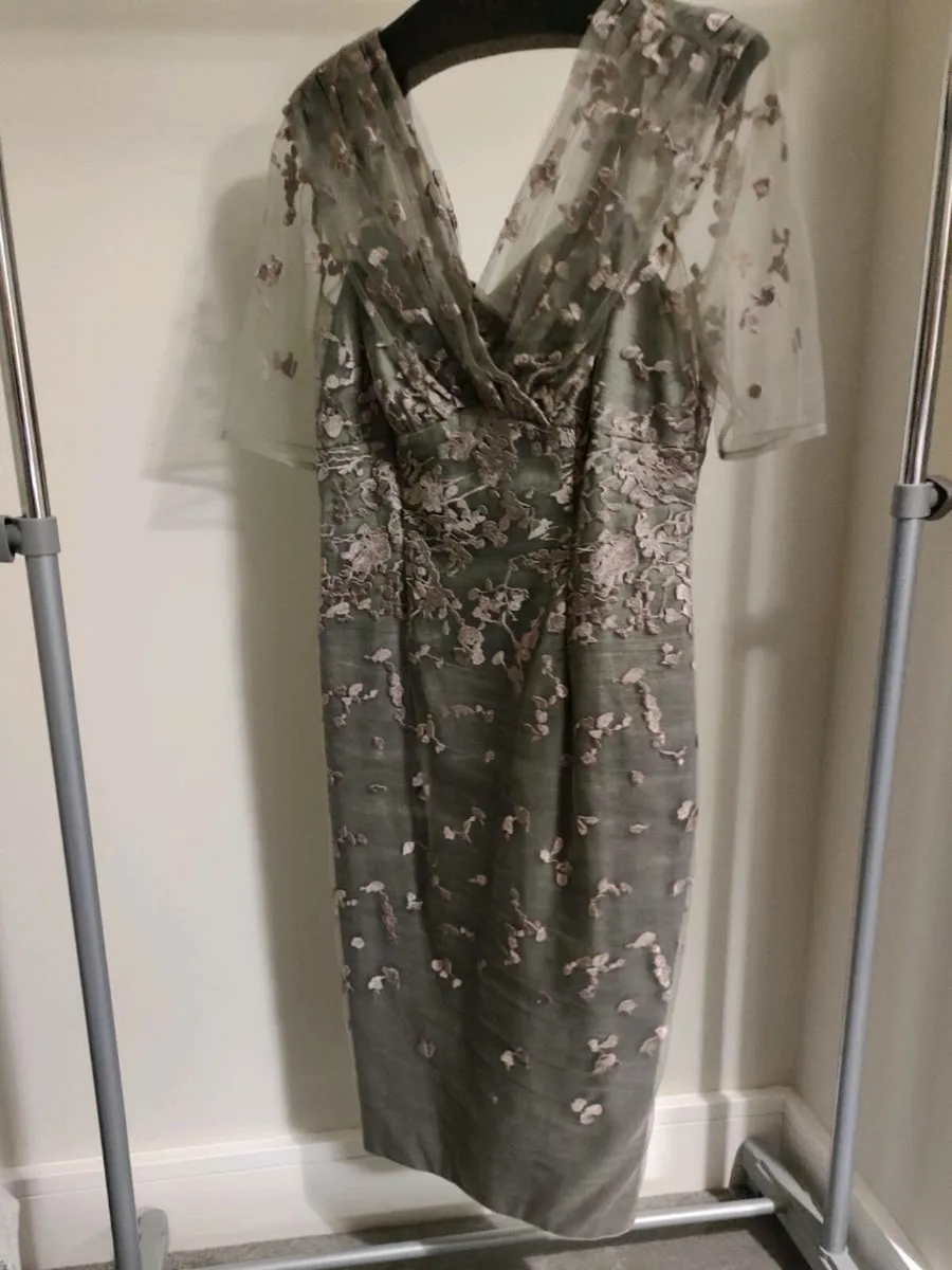 Mother of the groom outfit - Image 3