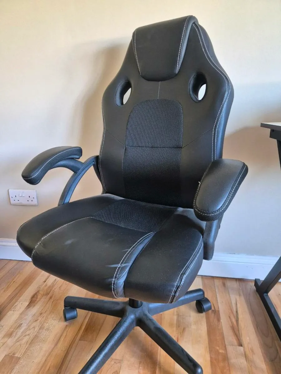 Gaming Chair - Image 1