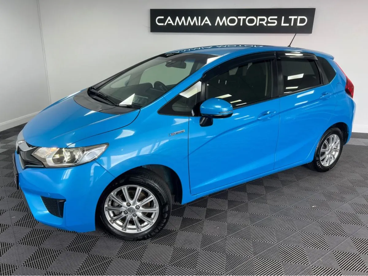 Honda Fit Daa-gp5 Hybrid 5DR Auto - Image 2