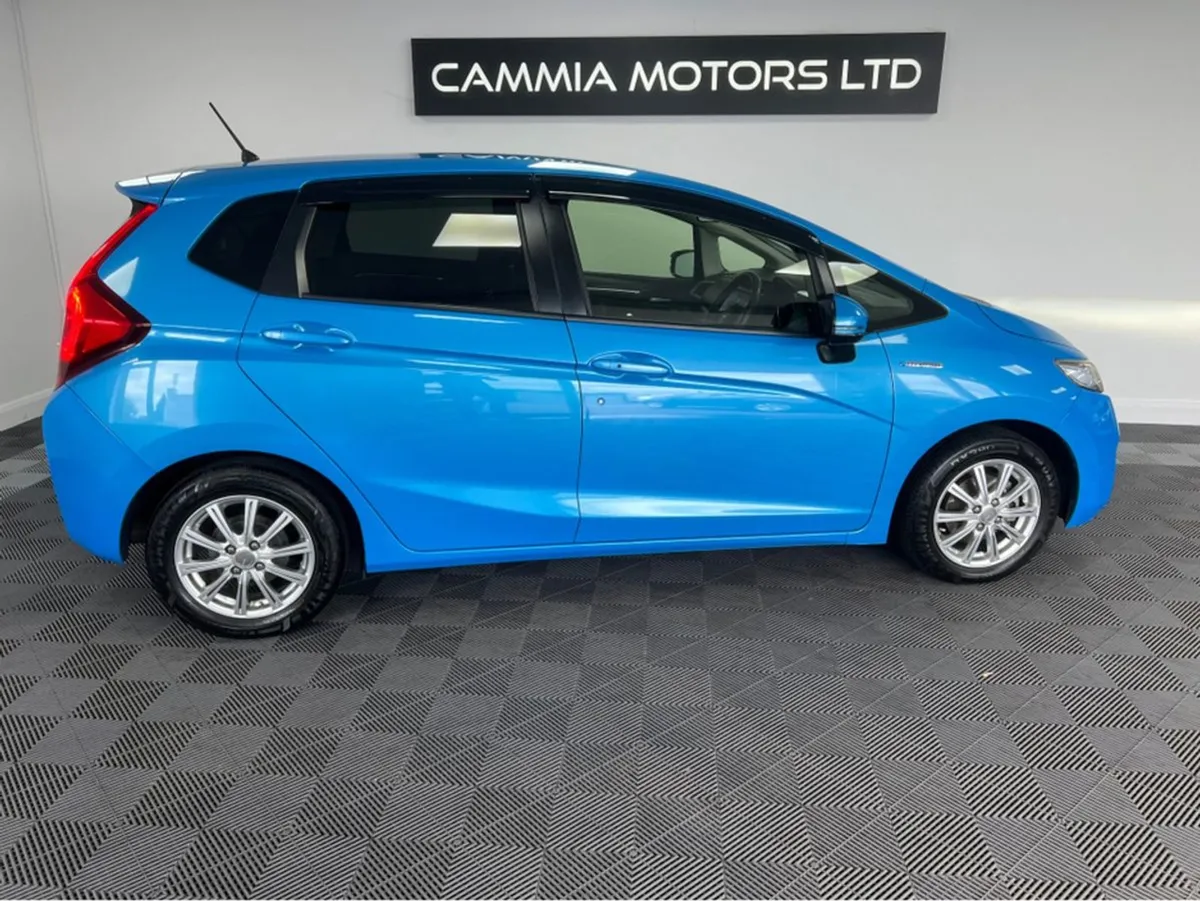 Honda Fit Daa-gp5 Hybrid 5DR Auto - Image 3