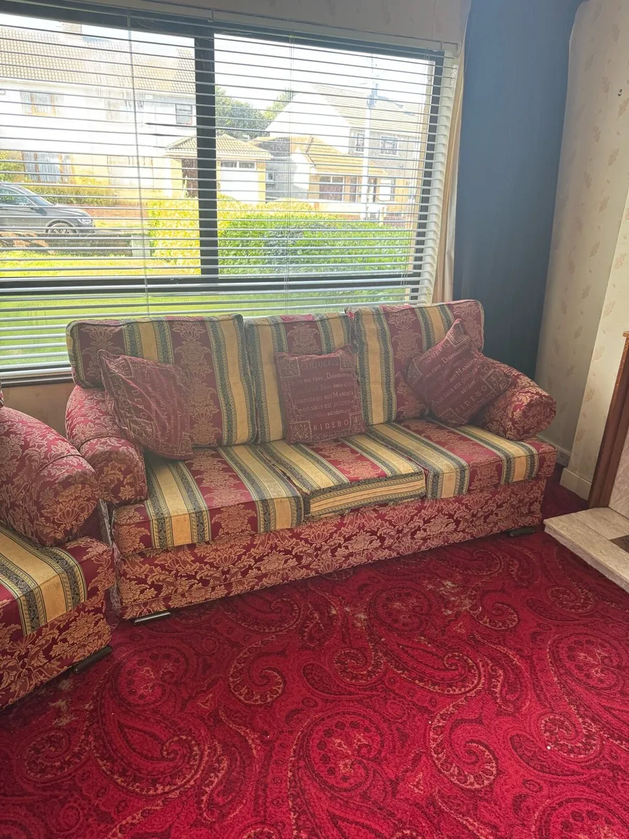 Suite of furniture- three piece - Image 1