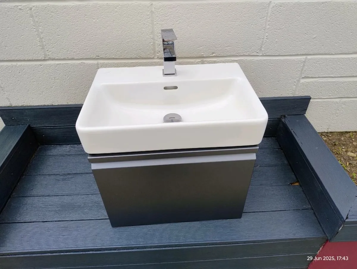 Designer Laufen sink and cabinet with tap - Image 2