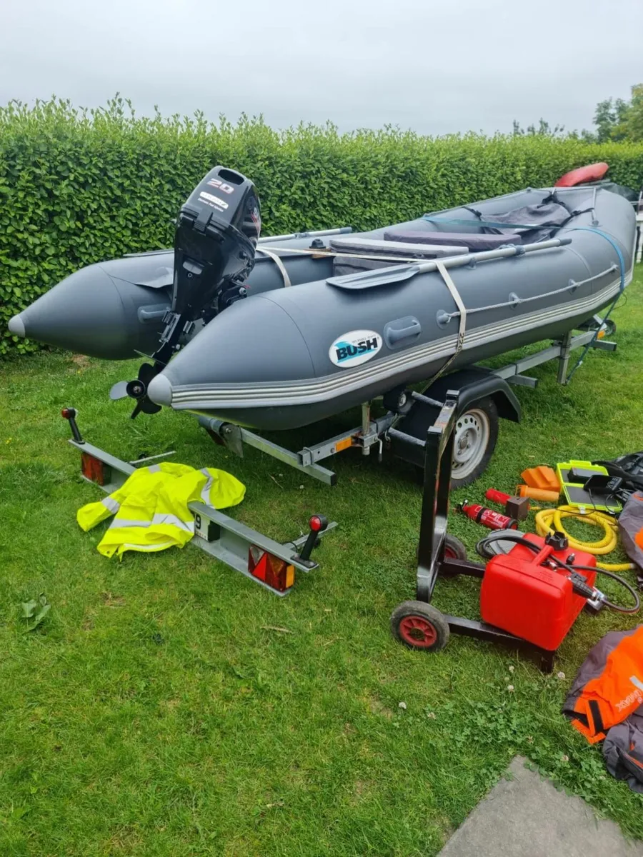 Boat,engine and trailer - Image 1