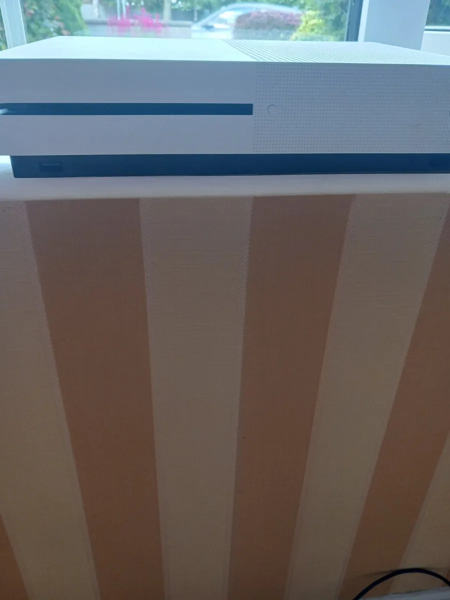 Xbox One S - Image 2