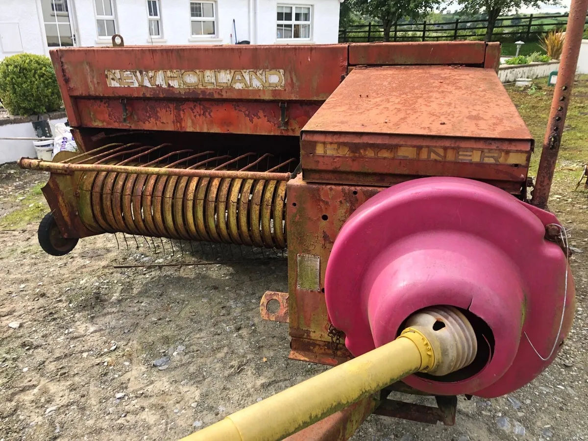 New Holland 376 Baler - Image 1