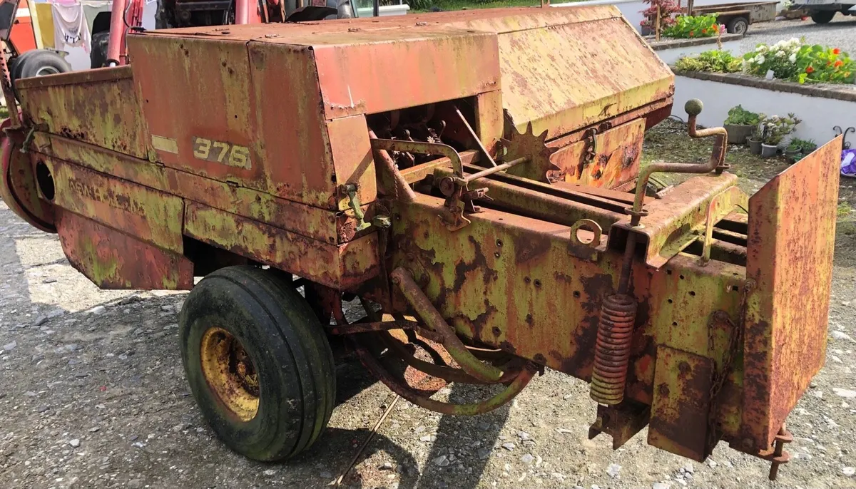 New Holland 376 Baler - Image 3
