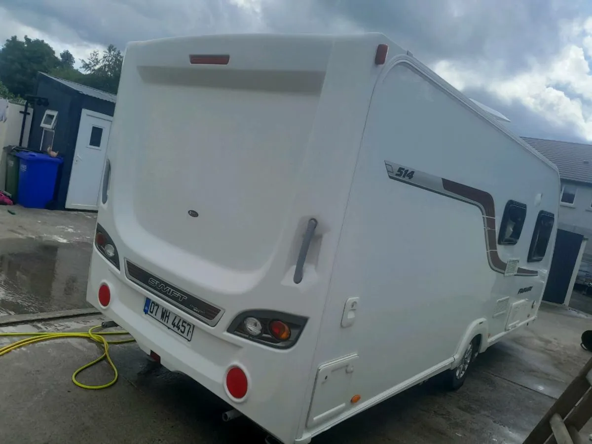 2015 Swift fairway 514 fixed bed air awing - Image 3