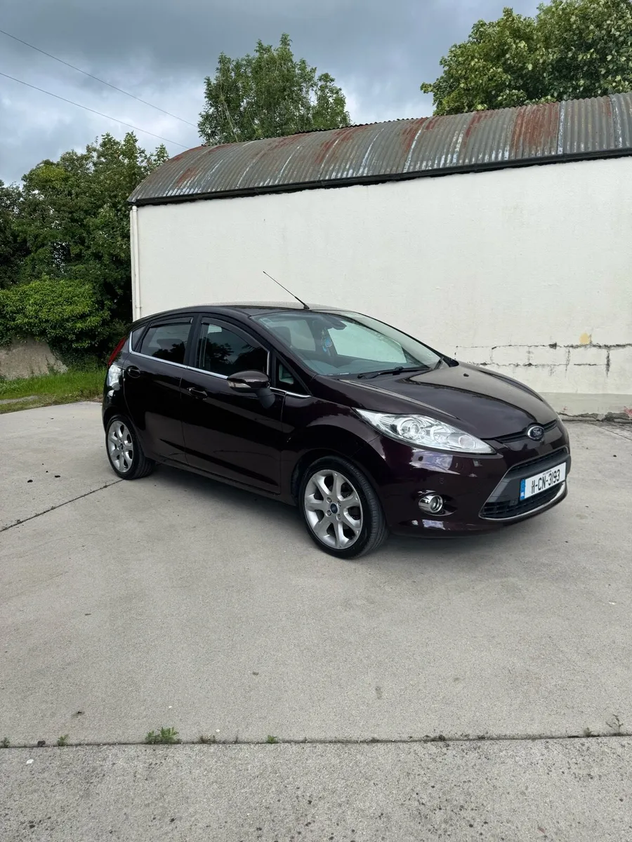 2011 Ford Fiesta - Image 1