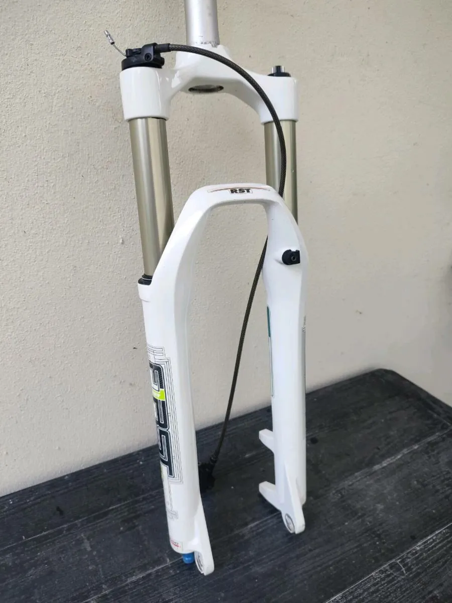 MTB Fork: RST First 30 Air with remote - Image 2