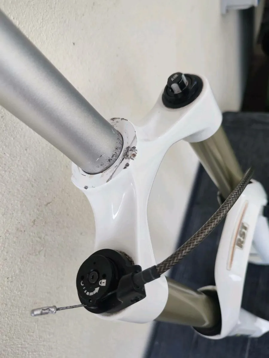 MTB Fork: RST First 30 Air with remote - Image 3