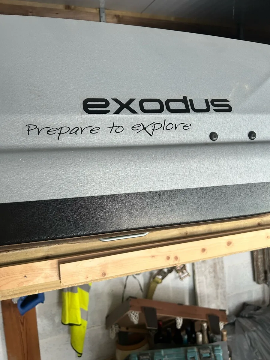 Roof Box - Image 4