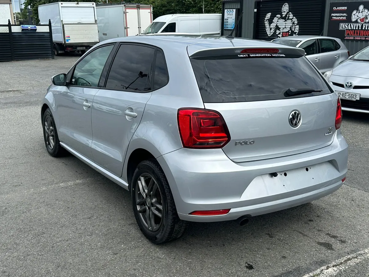 Volkswagen Polo 2014 with CarPlay - Image 1