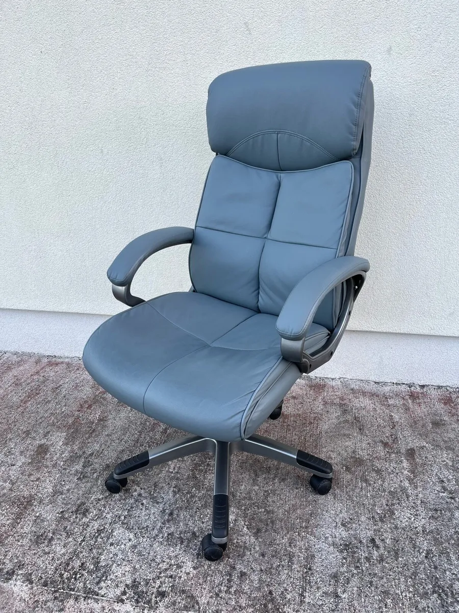 Gaming chair - Image 1