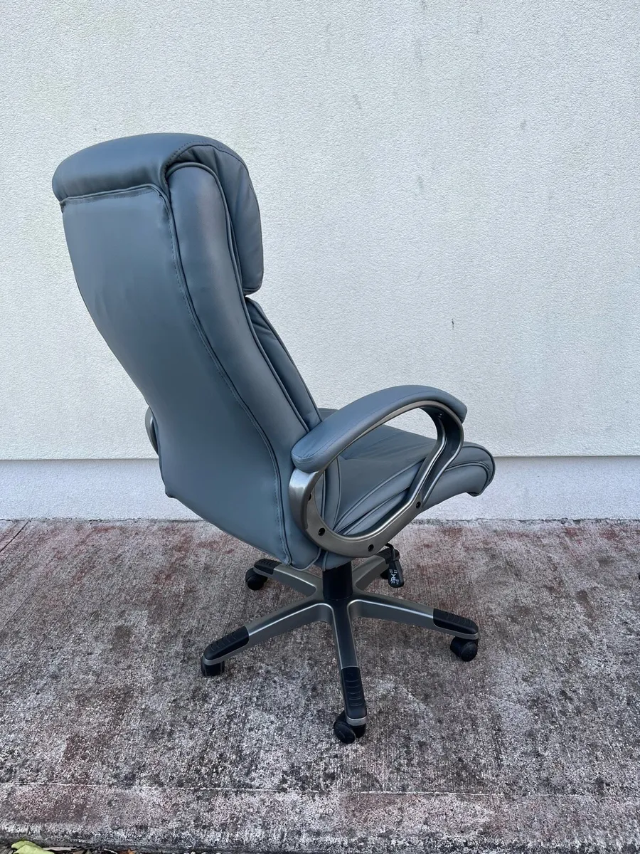 Gaming chair - Image 3